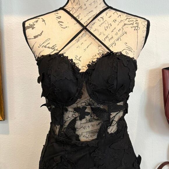 NWT Black Butterfly Lace Mesh Maxi Dress Strappy Back Medium - Picture 2 of 7